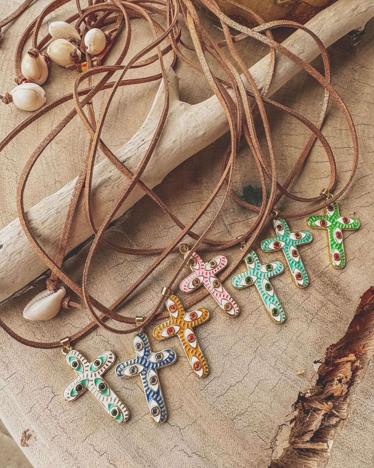 Collier Mykonos croix rose pâle