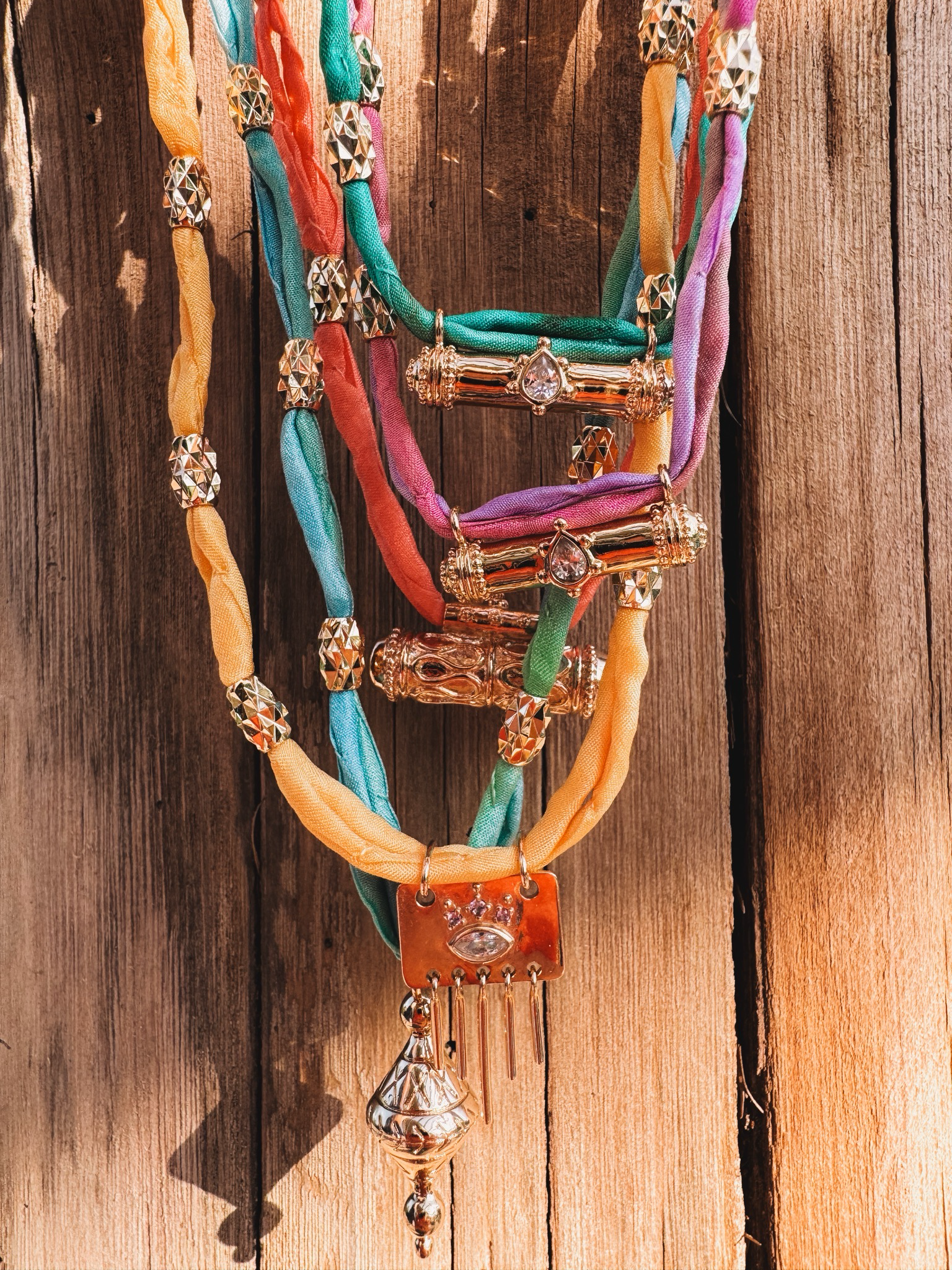 Collier Jaipur taviz indien cordon corail 