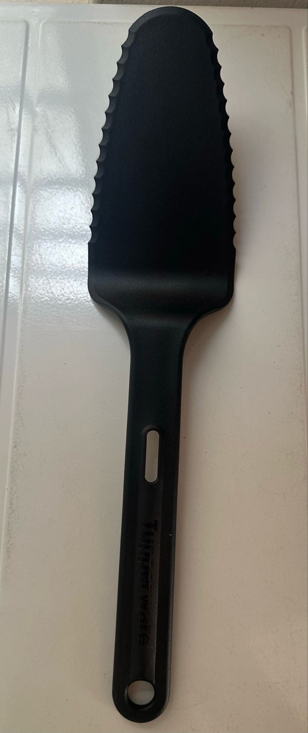Black Cake Lifter