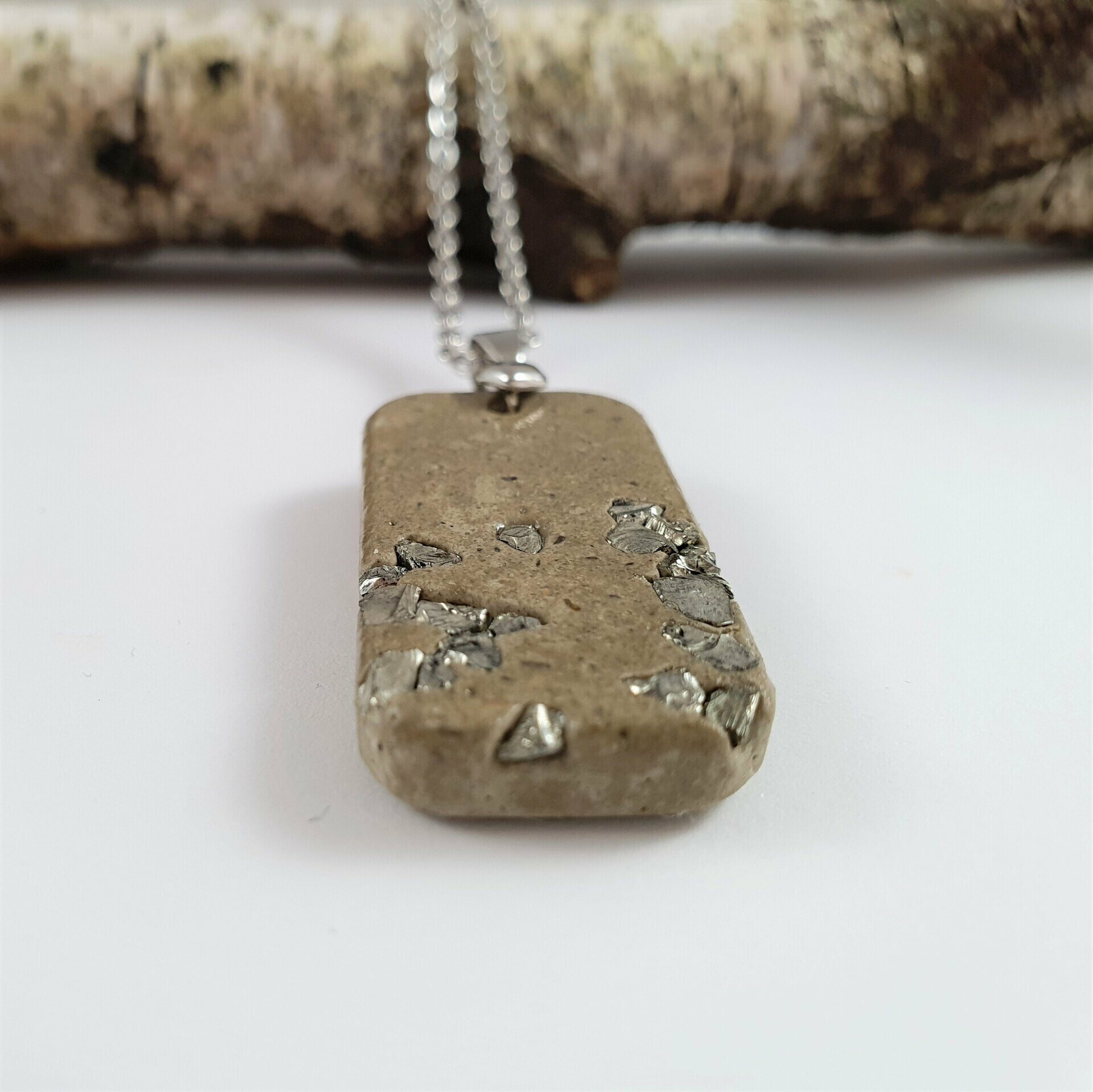 Beton Schmuck Halskette rechteckig grau titan