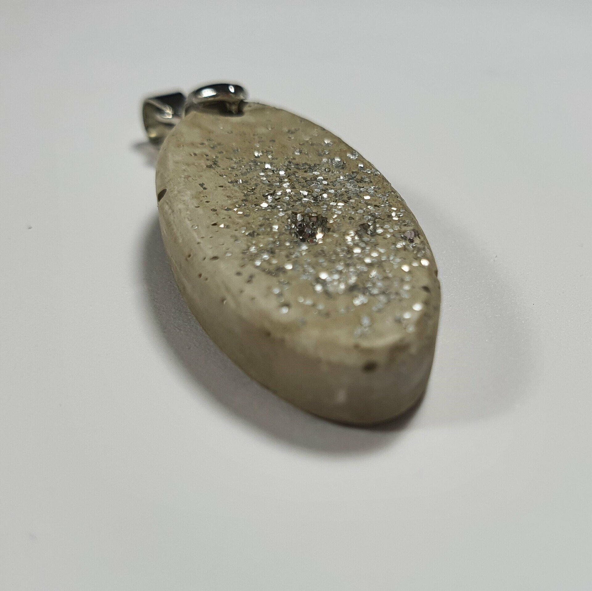 Beton Schmuck Halskette länglich-oval grau silber