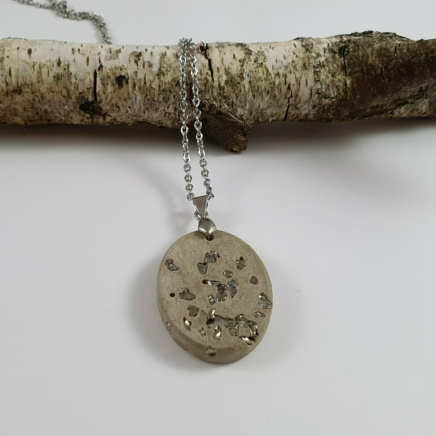 Beton Schmuck Halskette oval grau titan Steine