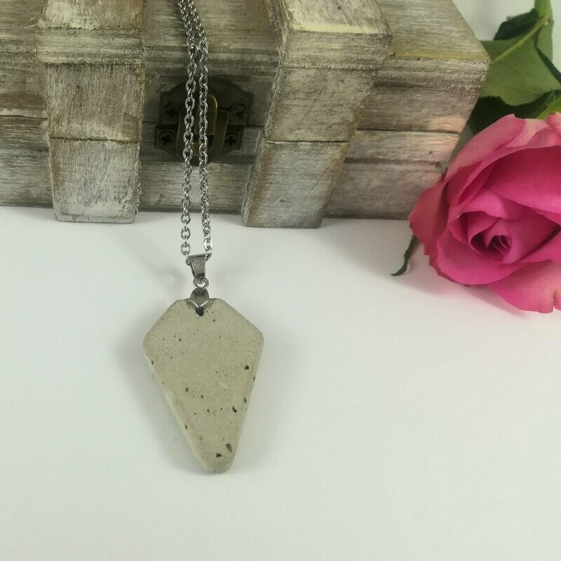 Beton Schmuck Halskette raute grau pur