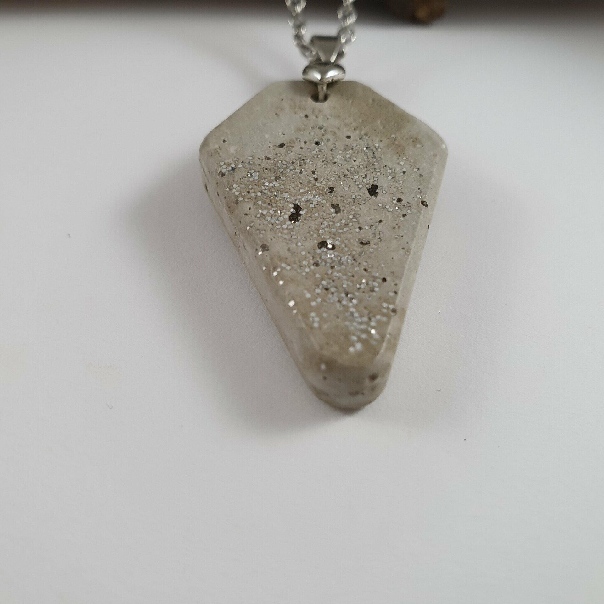 Beton Schmuck Halskette raute grau silber