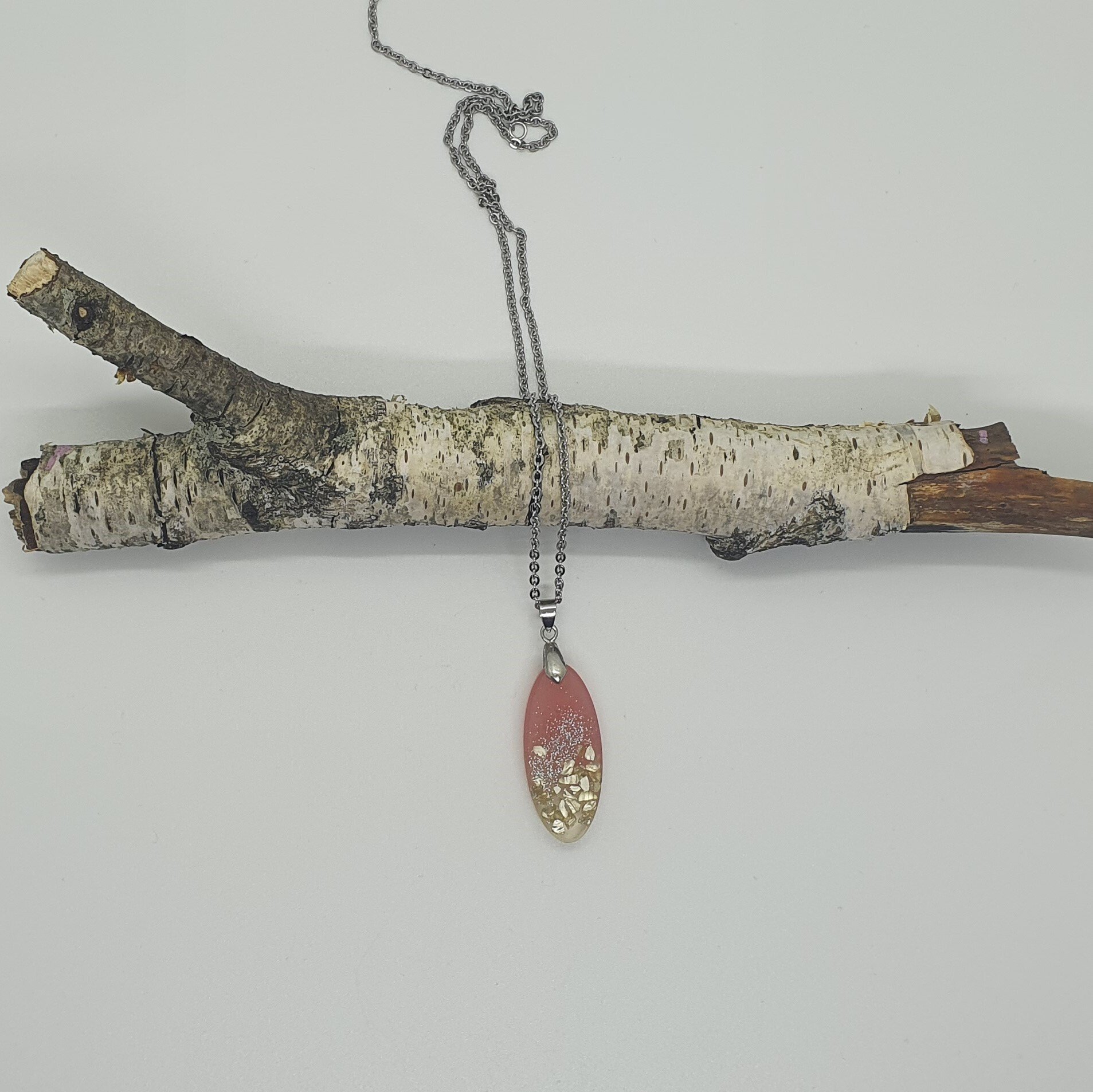 Halskette Schmuck aus Kunstharz rosa silber länglich-oval