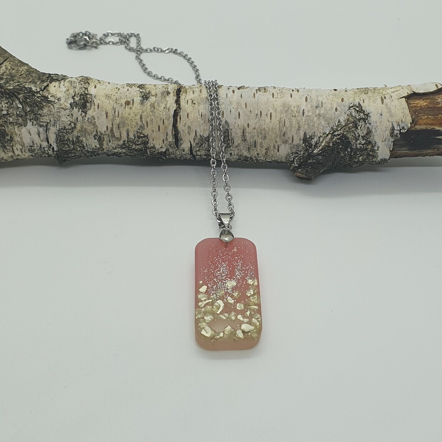 Halskette Schmuck aus Kunstharz rosa silber rechteckig