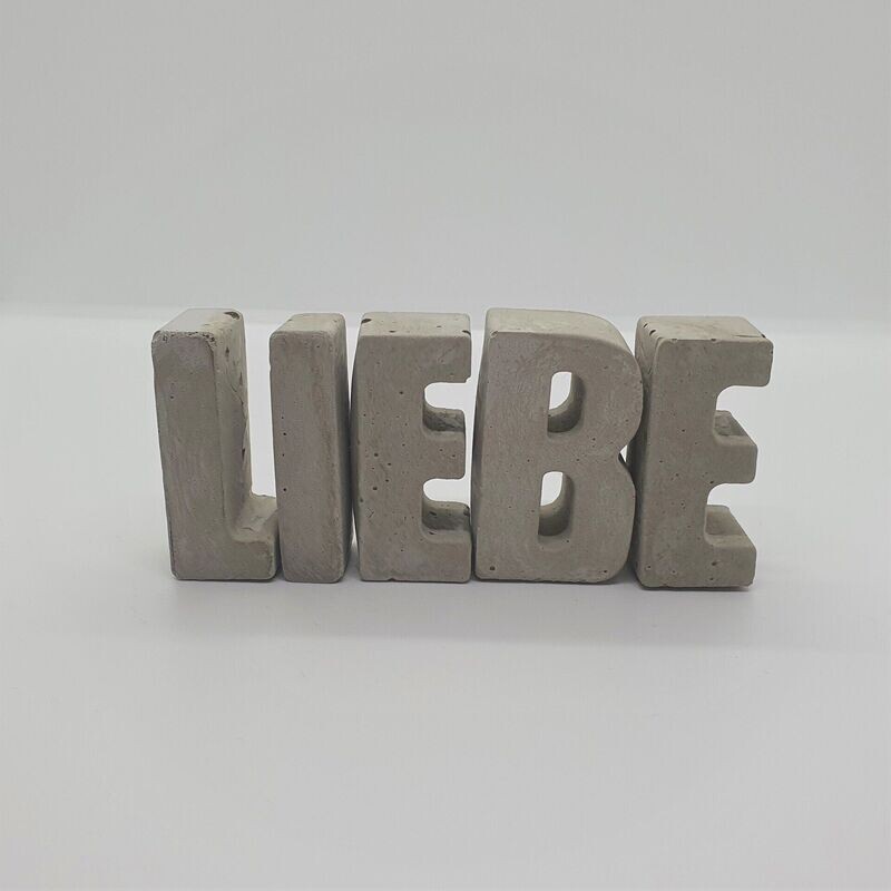 Beton Buchstaben "Liebe" Schriftzug