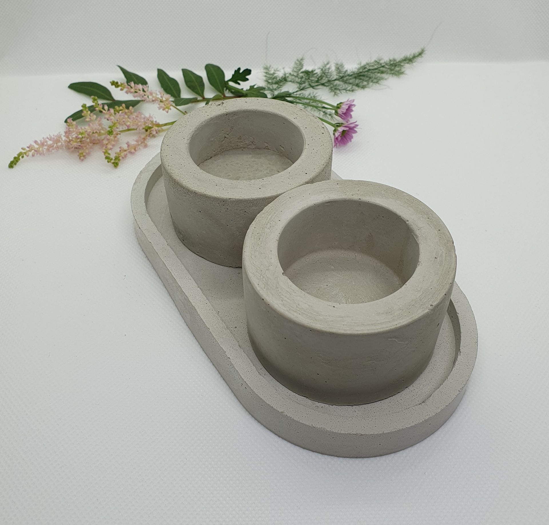 Deko Tablett mit 2 Teelichthaltern aus Beton