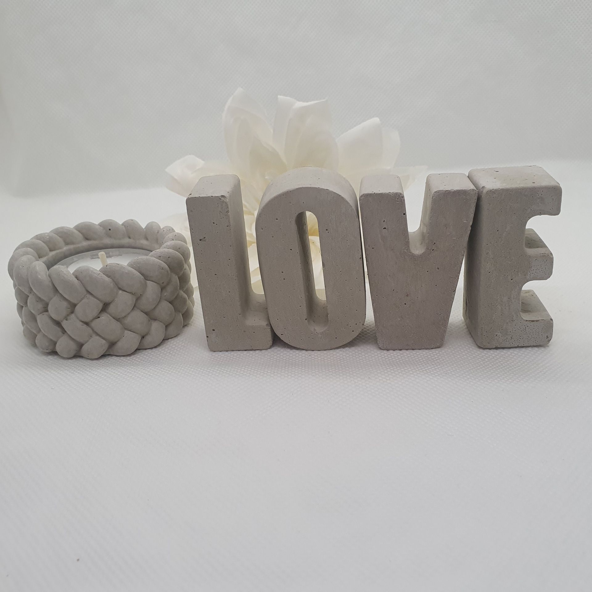 Beton Buchstaben