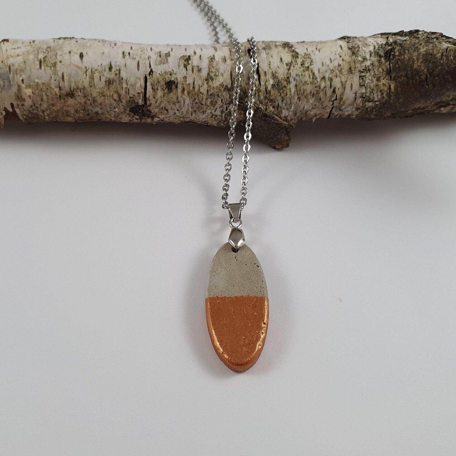 Halskette Beton kupfer grau länglich-oval