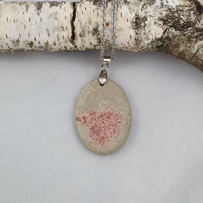 Halskette Beton rosa Steinchen grau rund-oval