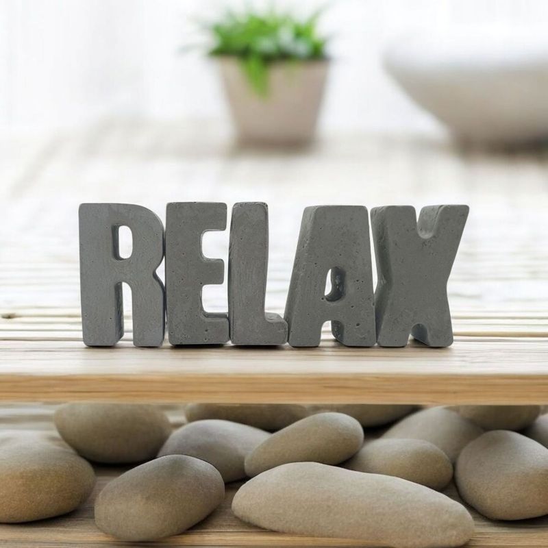 Buchstaben Beton "RELAX" Schriftzug
