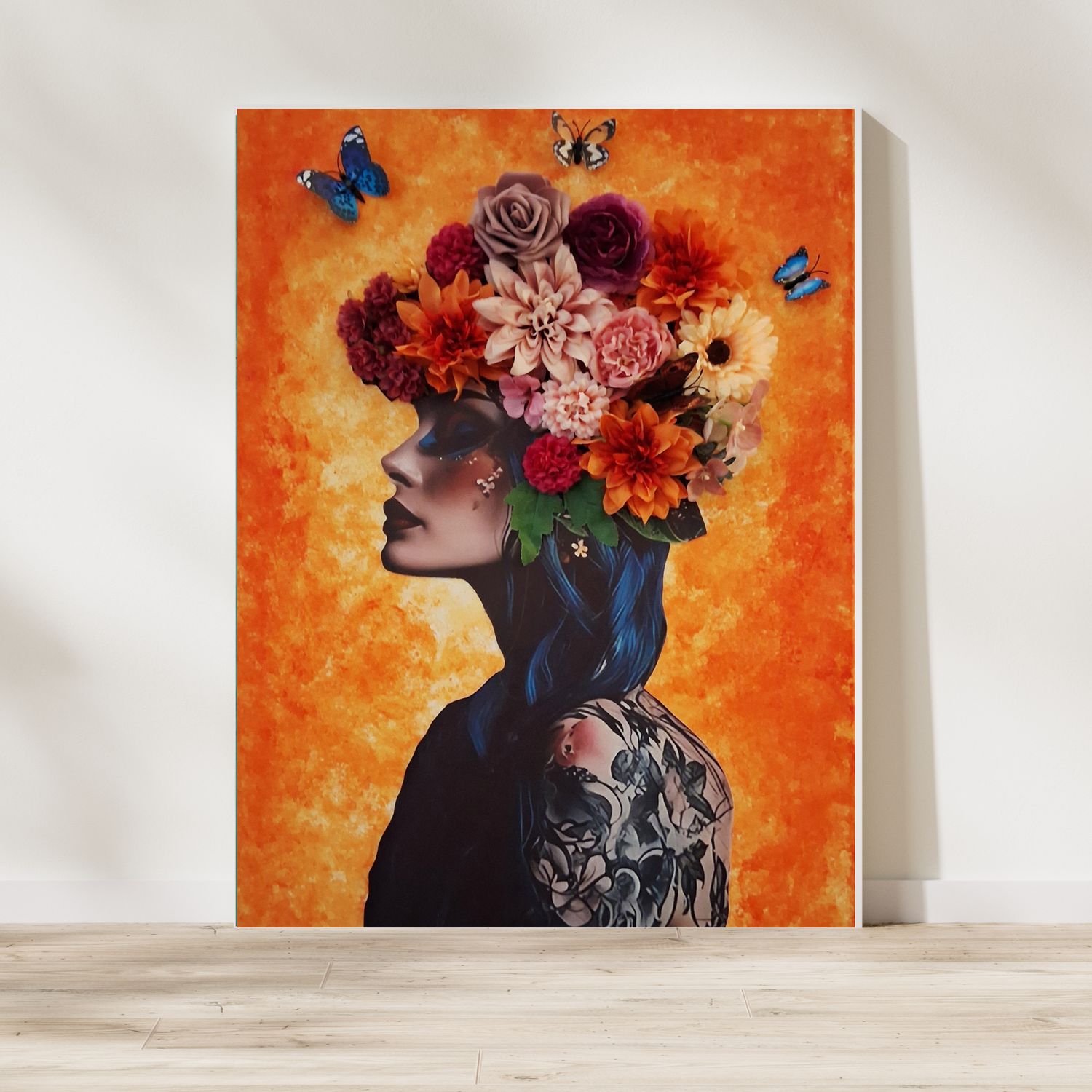 3D-Bild Wandbild Frauenportrait mit Schmetterling, Blumenkranz & Tattoos orange 3D-Bild Wandbild Frauenportrait mit Schmetterling, Blumenkranz & Tattoos orange