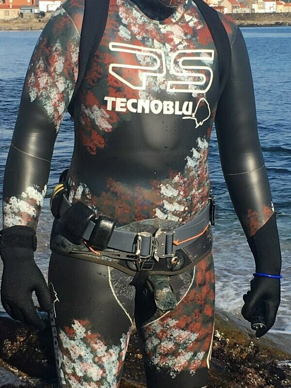 TRAJE CHICLE by Tecnoblu