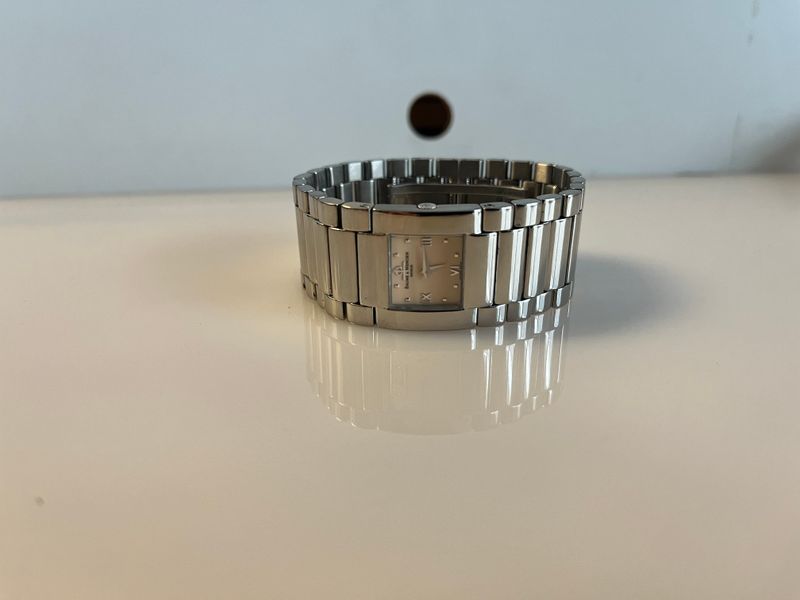 Baume & Mercier Catwalk Stahl mit Stahlband unpoliert Lachsfarben Baume & Mercier Catwalk Stahl mit Stahlband unpoliert Lachsfarben