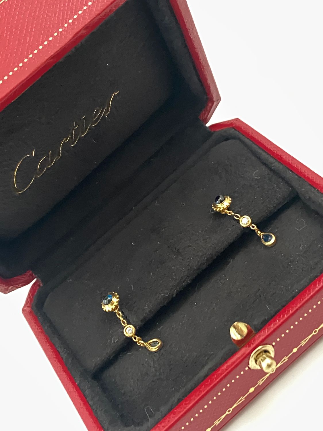 Cartier Ohrstecker Jacky Kennedy , Krone Tank Louis Cartier, Saphire und Brillanten! Cartier Ohrstecker Jacky Kennedy , Krone Tank Louis Cartier, Saphire und Brillanten!