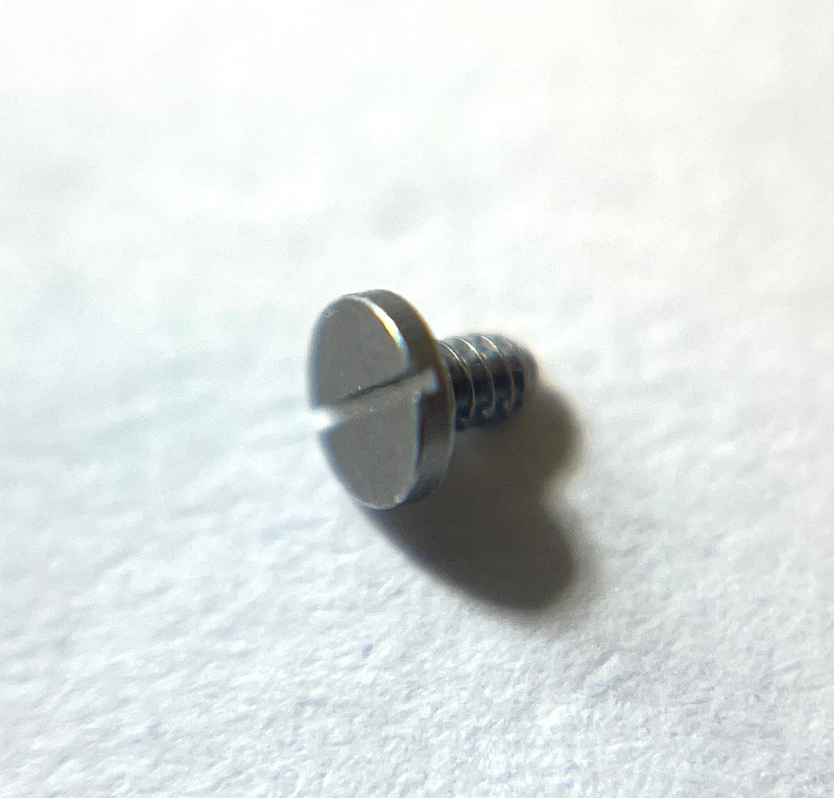 NOS Jaeger LeCoultre Schraube, Stahl, 1,9x2mm, QHN00071 NOS Jaeger LeCoultre Schraube, Stahl, 1,9x2mm, QHN00071