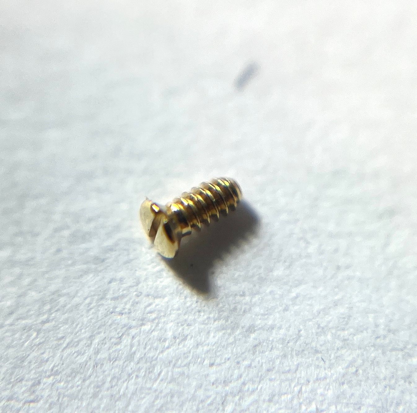 NOS Jaeger LeCoultre Schraube, Gold, 2,5x1,3mm, QHN00033