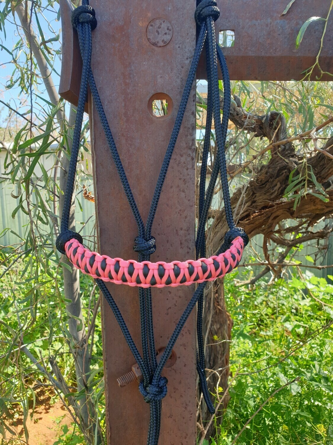 Drakon Pink/Black Rope Halter