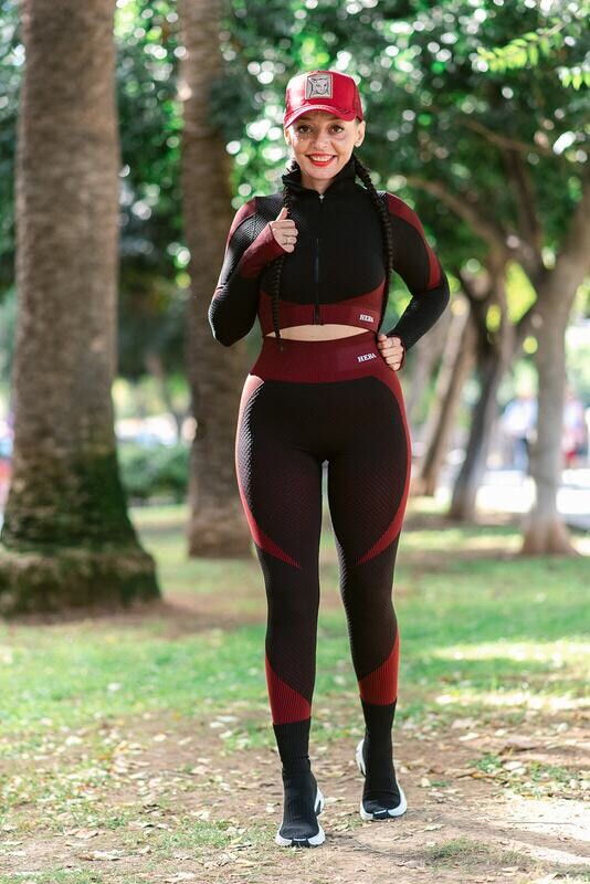 XANA Conturing Seamless Leggings | Black & Burgundy XANA Conturing Seamless Leggings | Black & Burgundy