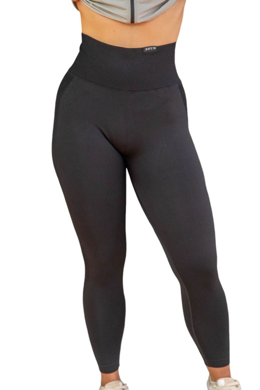 Women’s GRATITUDE Scrunch Leggings | Seamless, Sculpting Activewear by Hera Zeus