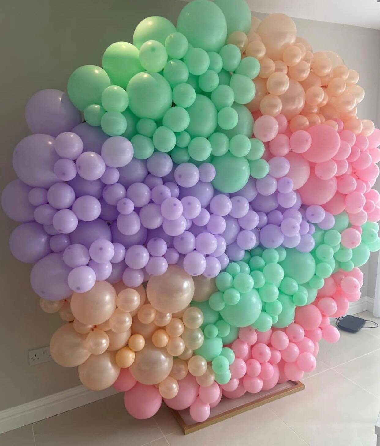 Circular Balloon Wall