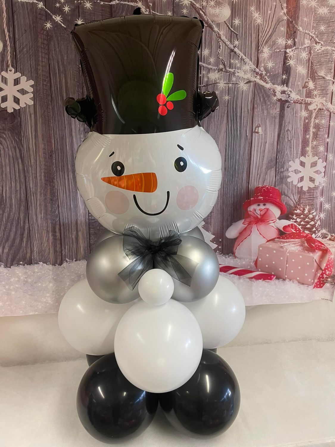 Snowman Balloon Tower