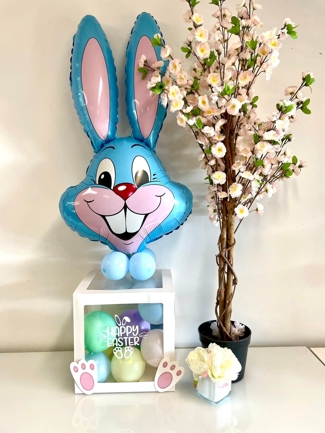 Pastel Bunny balloon gift box