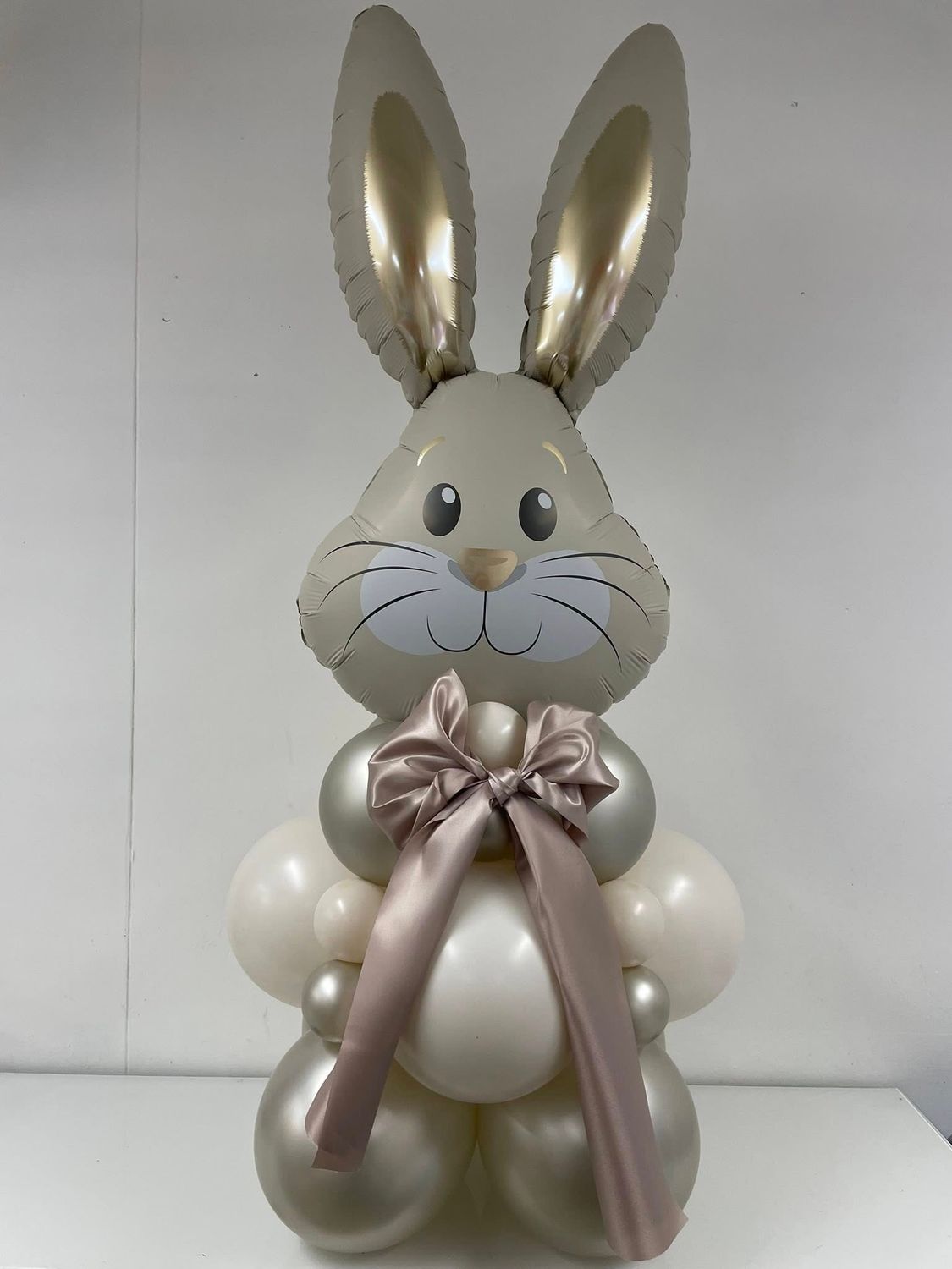 Cute rabbit balloon tower