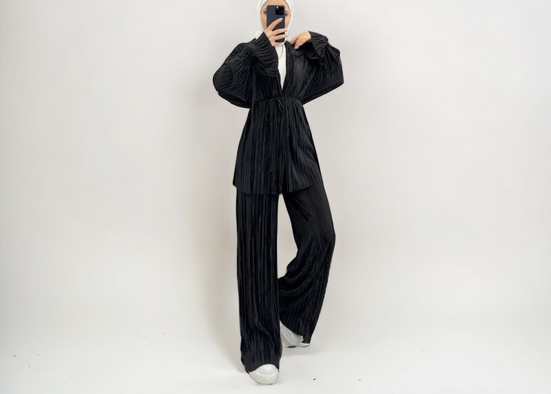 Set / Black