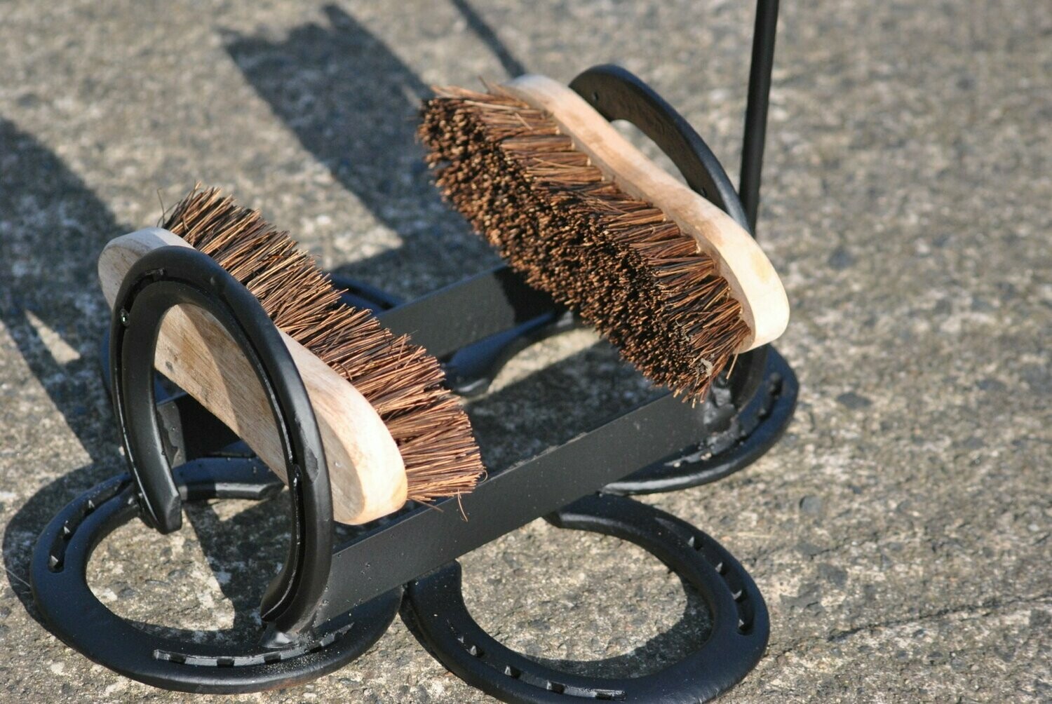 horseshoe boot pull
