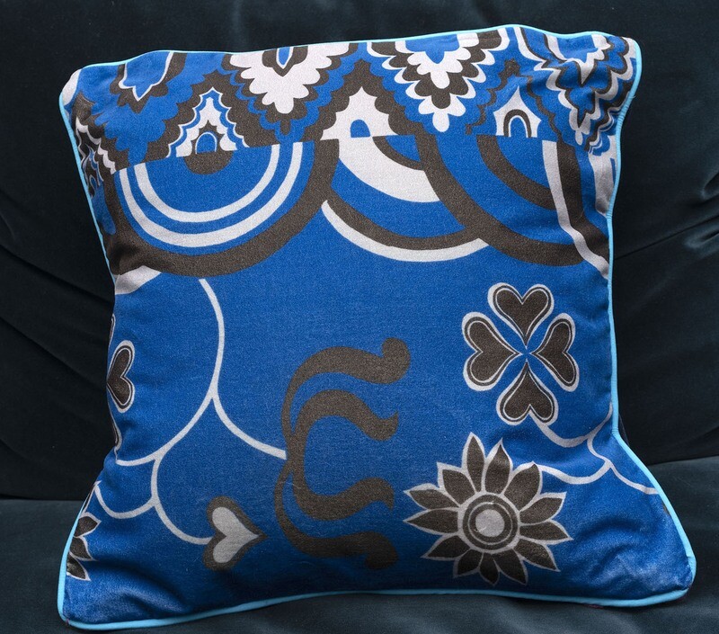 NAT THE CAT CUSHION COVER - BLUE PATTERN NAT THE CAT CUSHION COVER - BLUE PATTERN