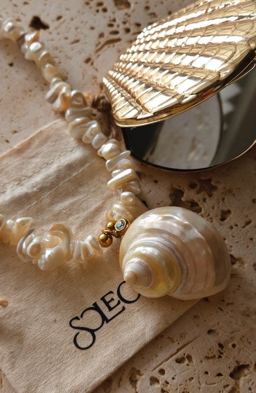 Golden Venus Necklace