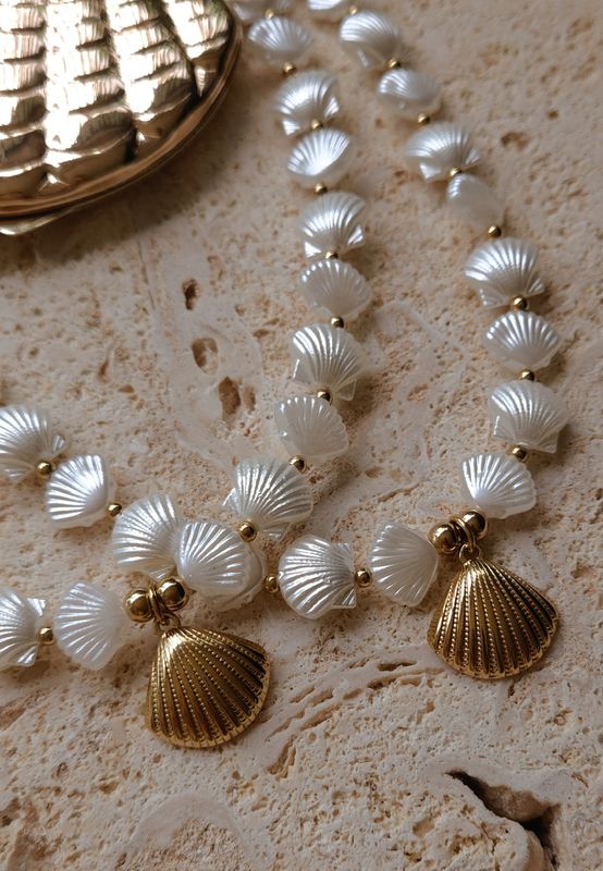  Faux Sea Shell Necklace 
