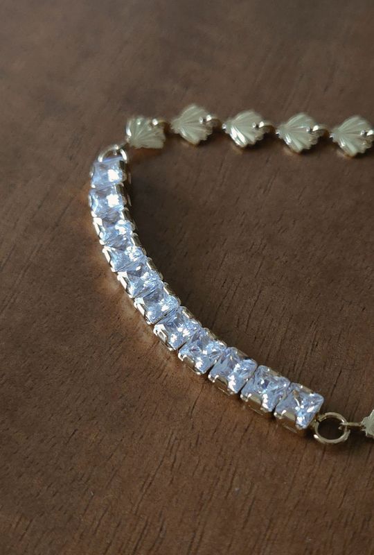Diamond Seashell Bracelet