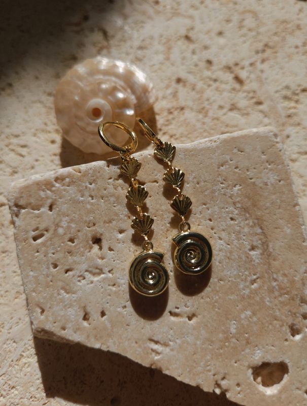Golden Seashell Earrings 