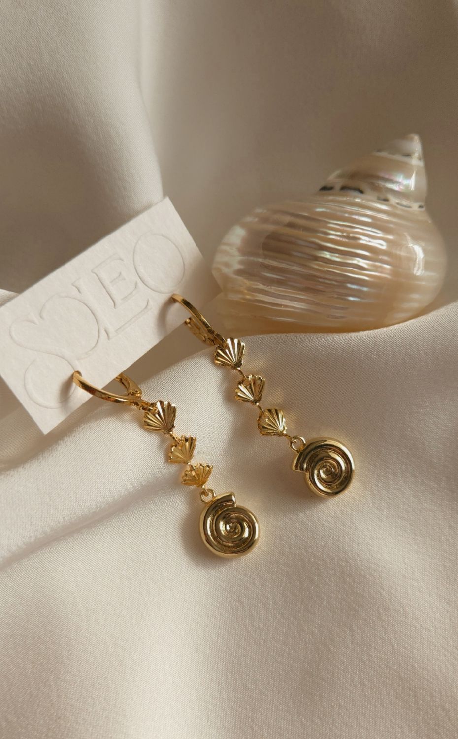 Costa Dorada - Golden Seashell Earrings 