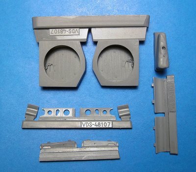 1/48 P-40E/N wheel wells with canvas (Hasegawa) Vector Resin #VDS48-107