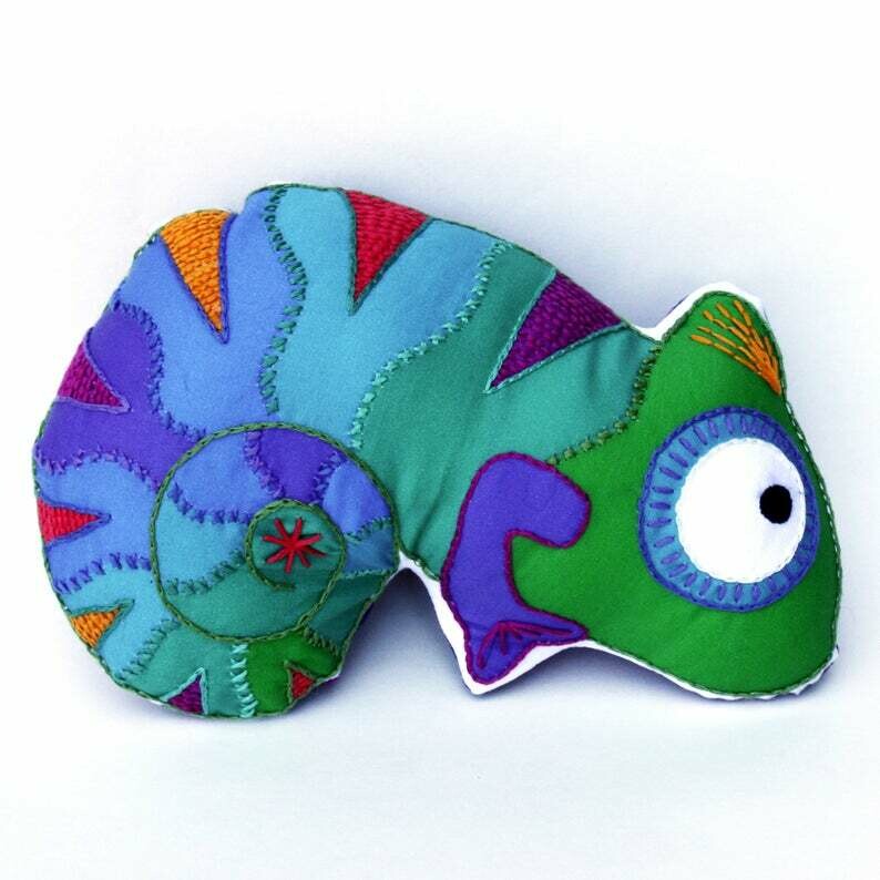 SALE - Crafty Creatures Embroidery Kit - Chameleon