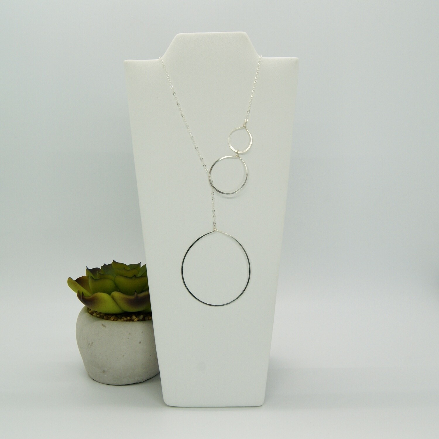 11006 Necklace-long-3 circles-silver, silver chain