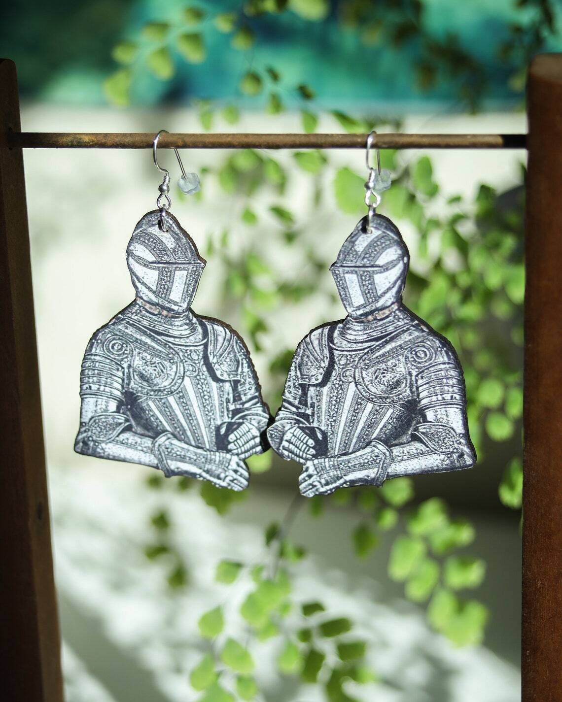 Knight Earrings (EAR032) Knight Earrings (EAR032)