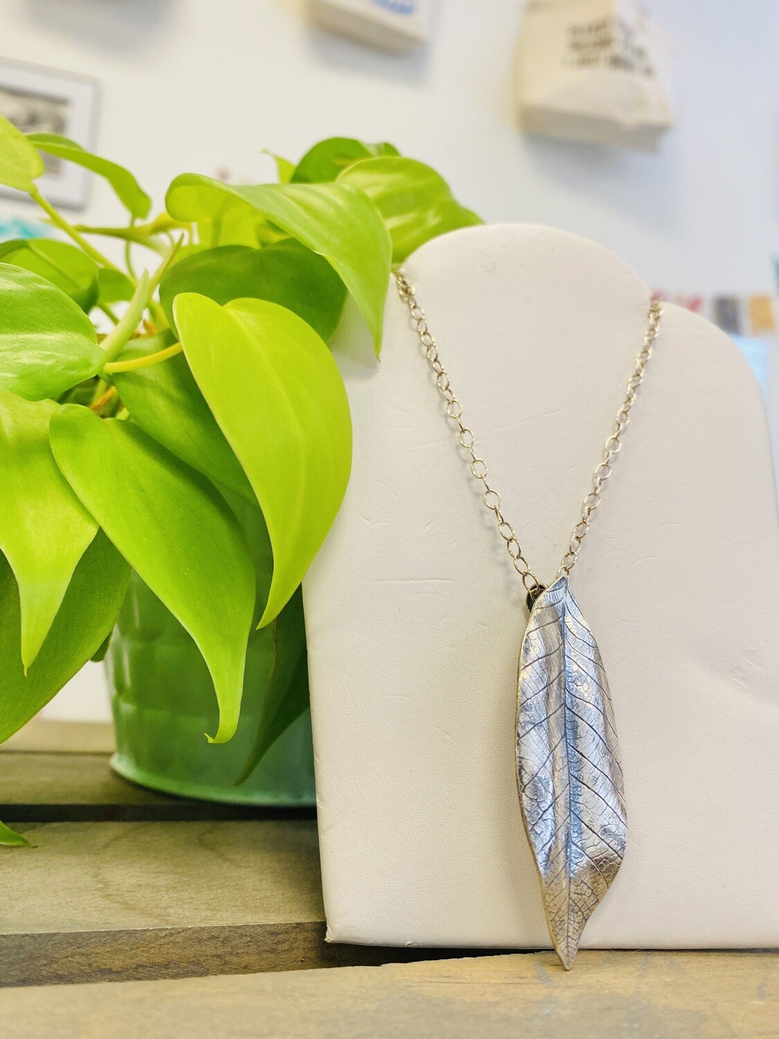 long leaf necklace