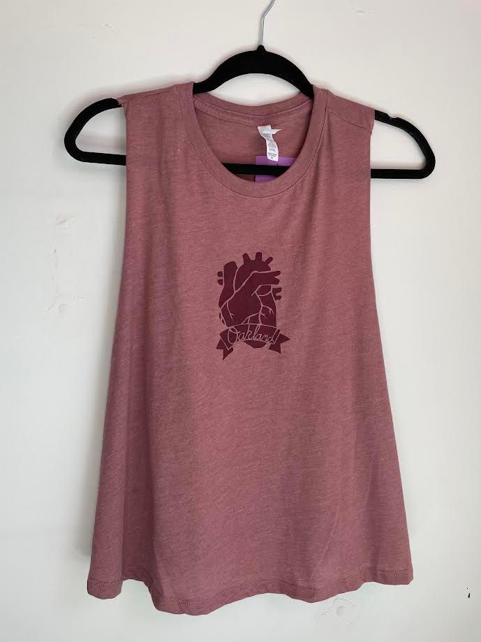Oakland Heart Tank, Fem