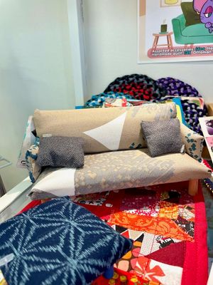 Dollhouse Couch with Pillows