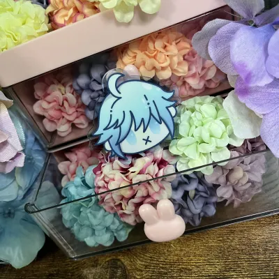 Chongyun (Hoyoverse) Colored Pin (Light Blue)