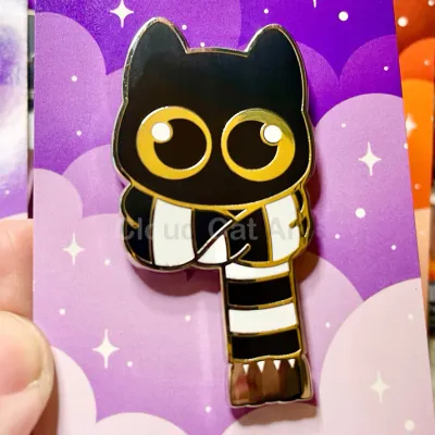 Enamel pin, Black & White Kitty
