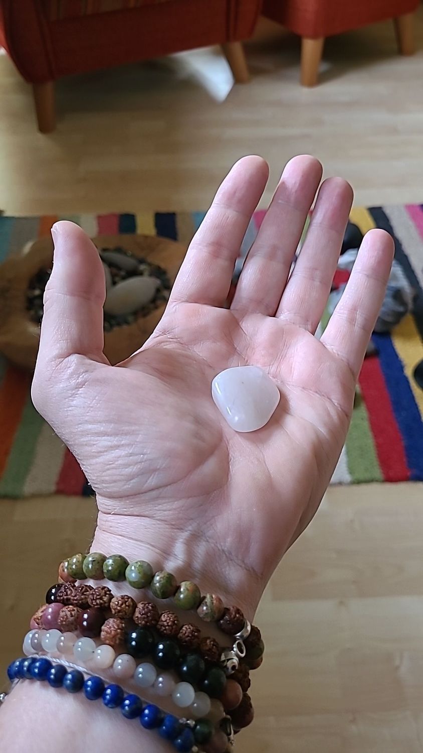 Weihung eines Steins auf Entfernung (Foto benötigt) Weihung eines Steins auf Entfernung (Foto benötigt)