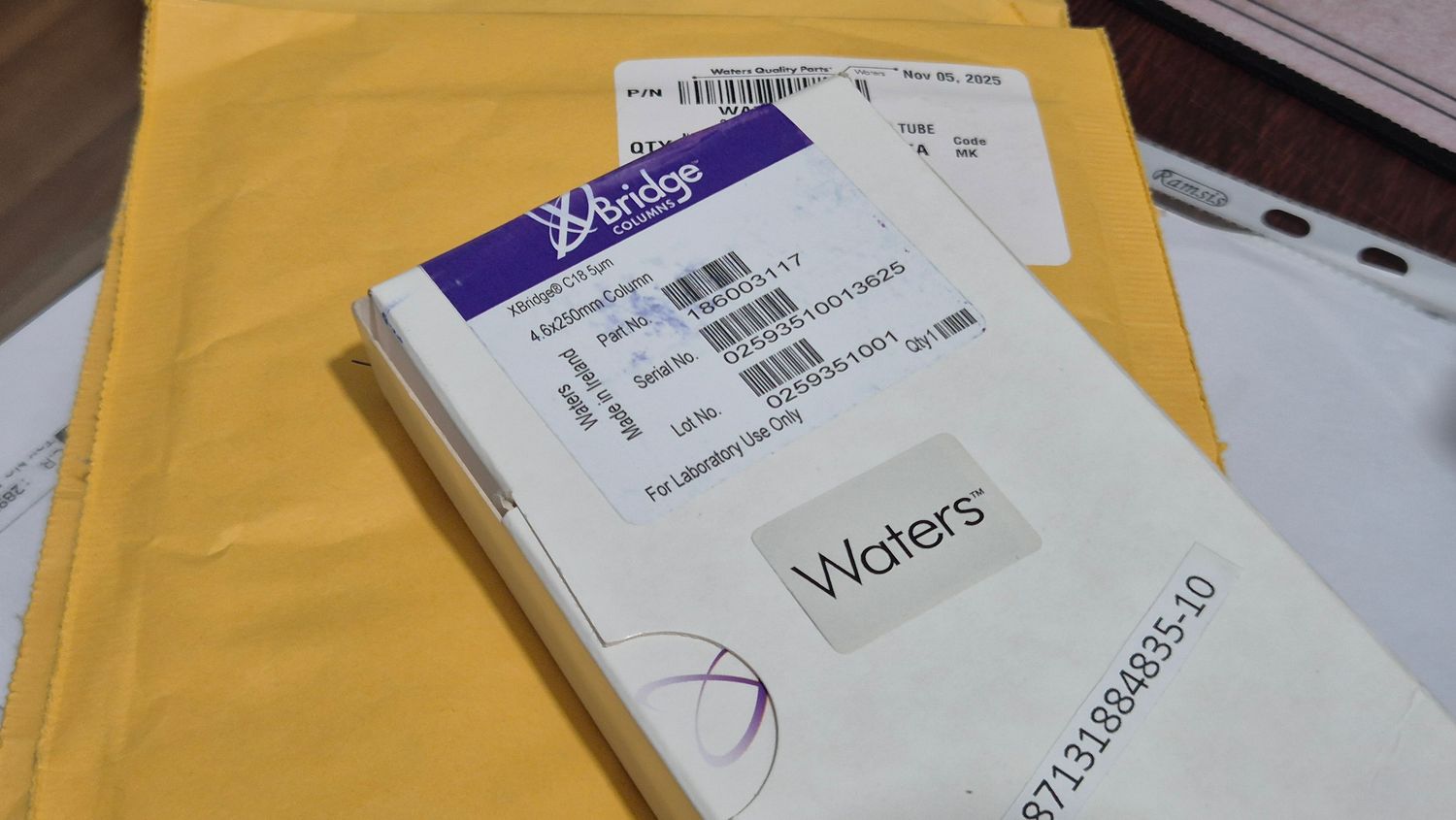 Waters™ XBridge BEH C18 HPLC Column, 130Å, 5µm, 4.6 × 250mm | P/N 186003117