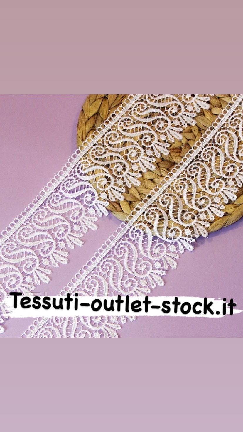 Pizzo macramè (guipure) / colore bianco / larghezza 9 cm / ordine da 1 metro 0550