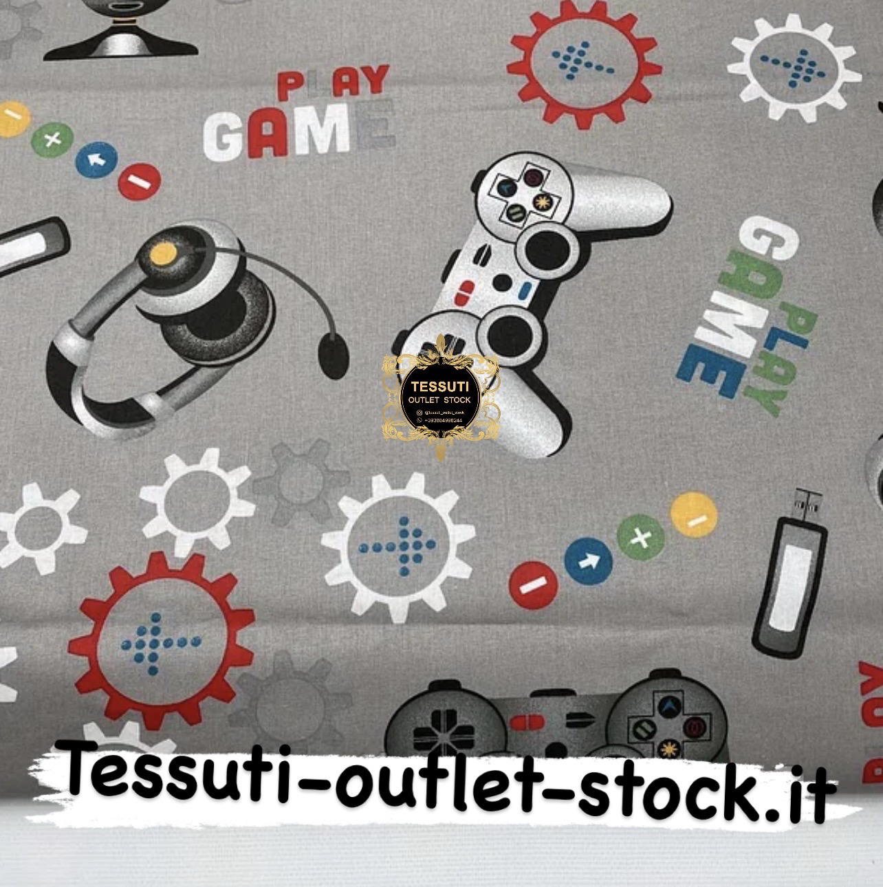 Tessuto di cotone &quot;Console di gioco e cuffie&quot; su sfondo grigio, №3904